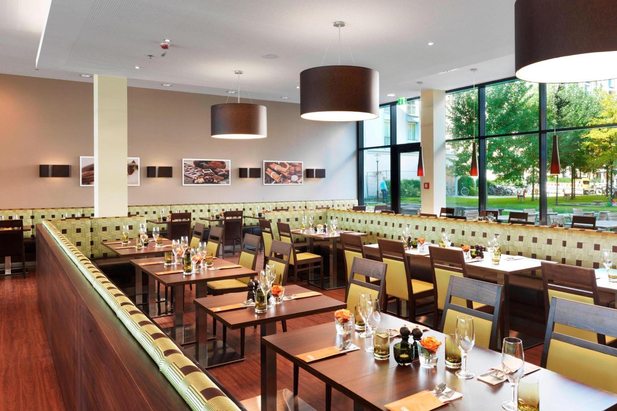 Courtyard By Marriott Munich City East Exterior photo