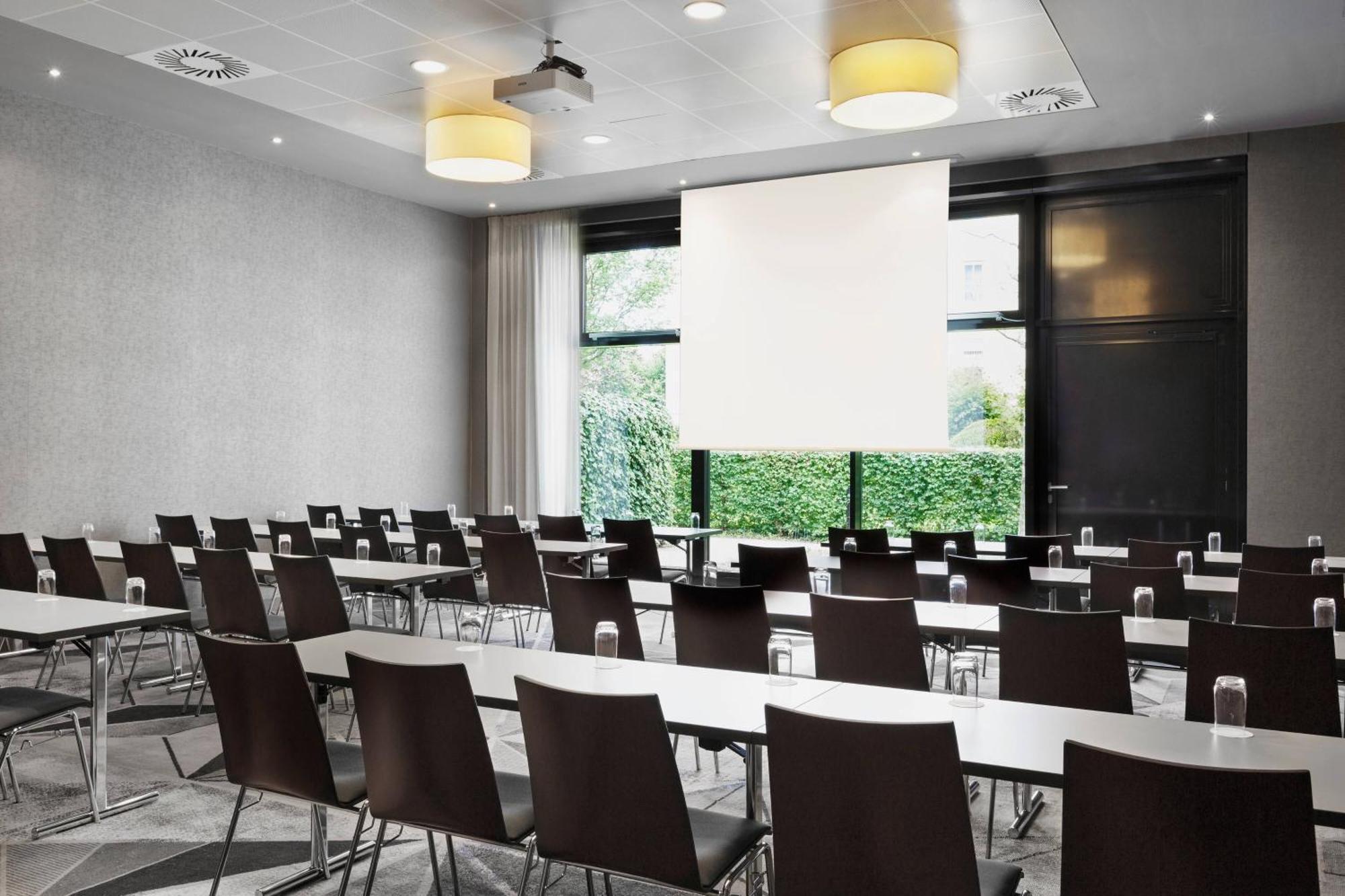 Courtyard By Marriott Munich City East Exterior photo