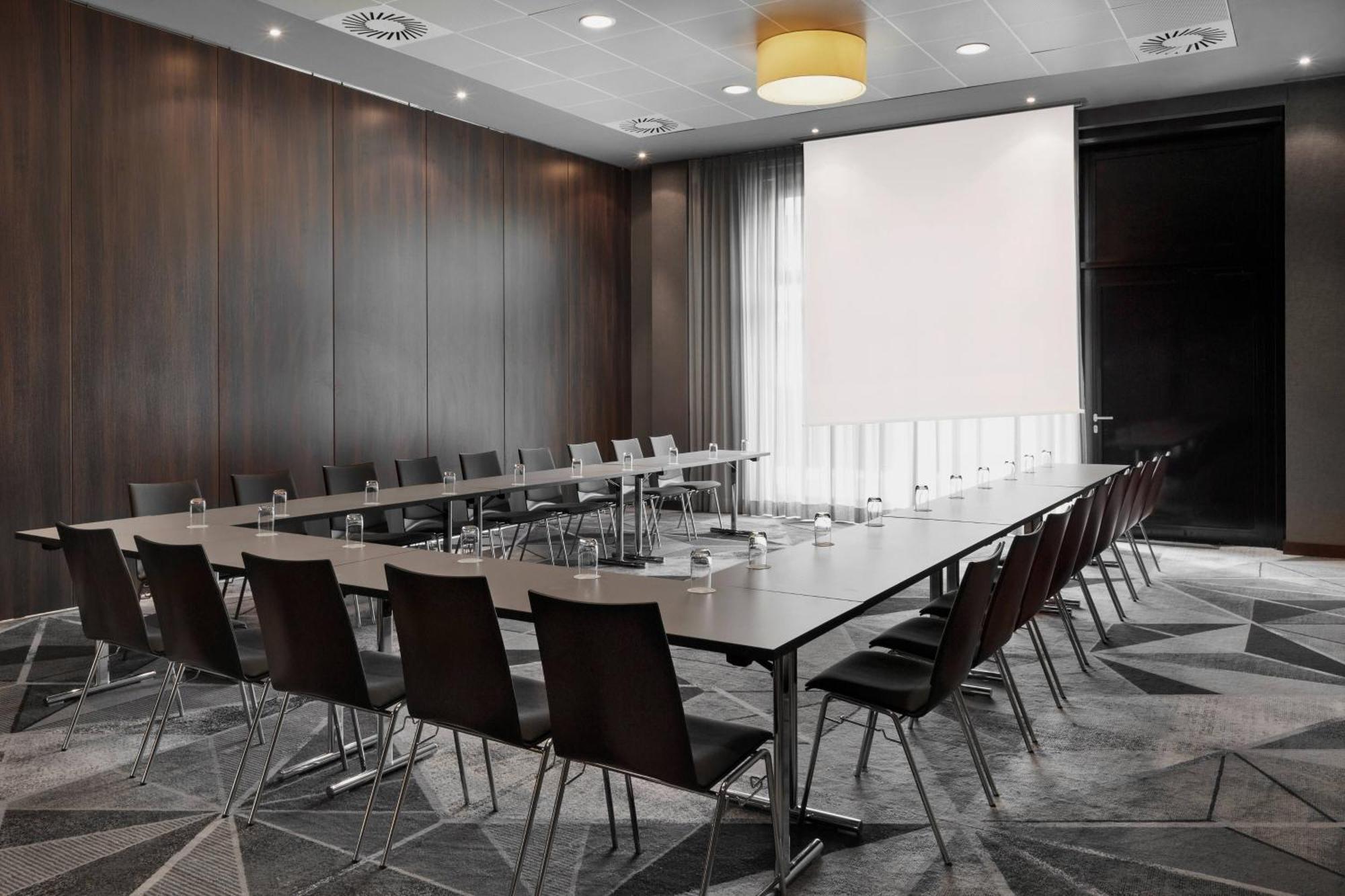Courtyard By Marriott Munich City East Exterior photo