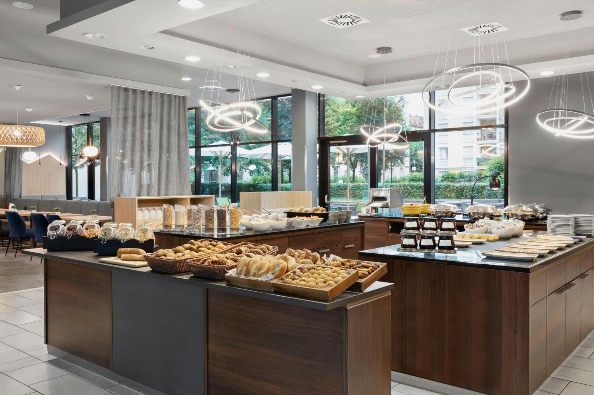 Courtyard By Marriott Munich City East Exterior photo