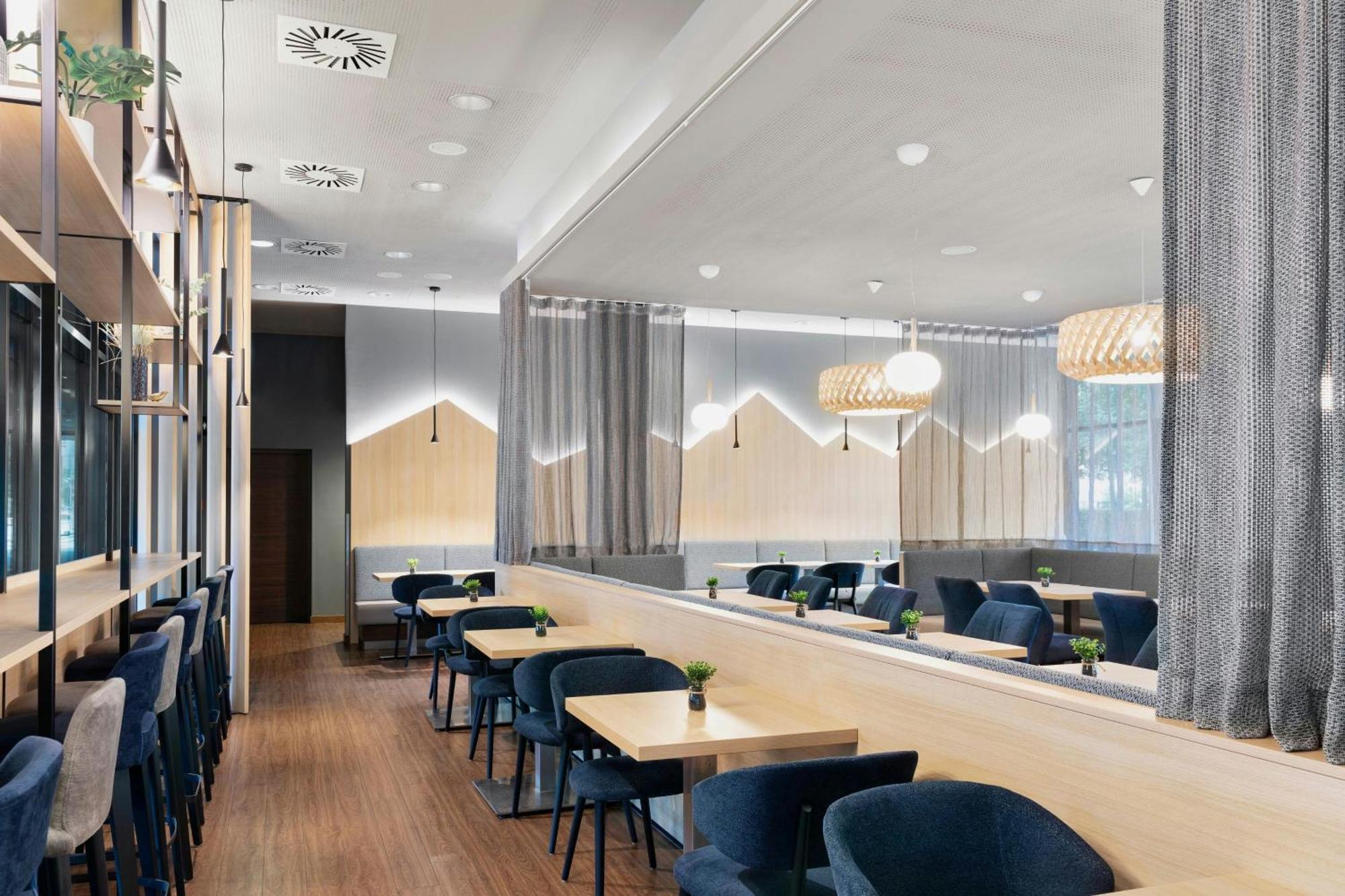Courtyard By Marriott Munich City East Exterior photo