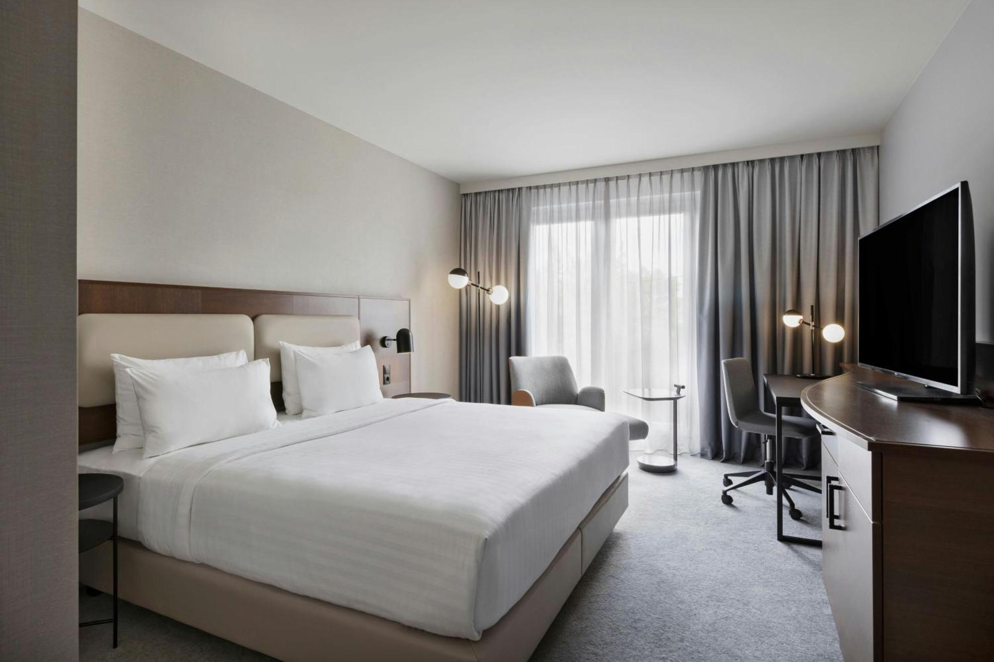 Courtyard By Marriott Munich City East Exterior photo